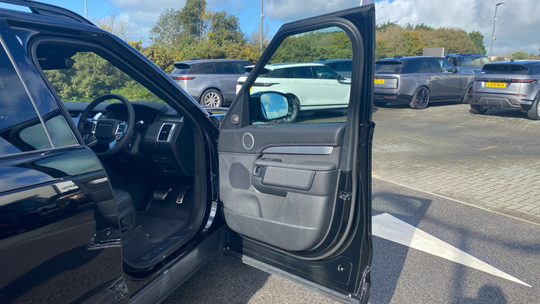 Land Rover Discovery 3.0 D350 Dynamic SE 5dr Auto Diesel Station Wagon